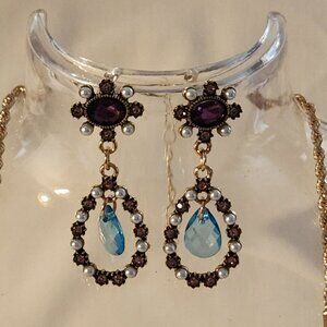 Ornate faux multi jeweled earring & necklace set EUC